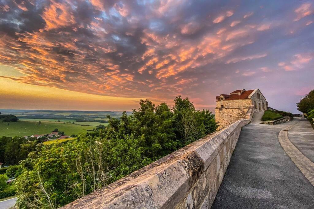 Le Petit Cloitre Langres Exterior foto